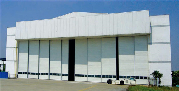 推拉式飛機庫門