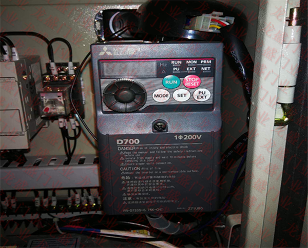 快速門三菱變頻器