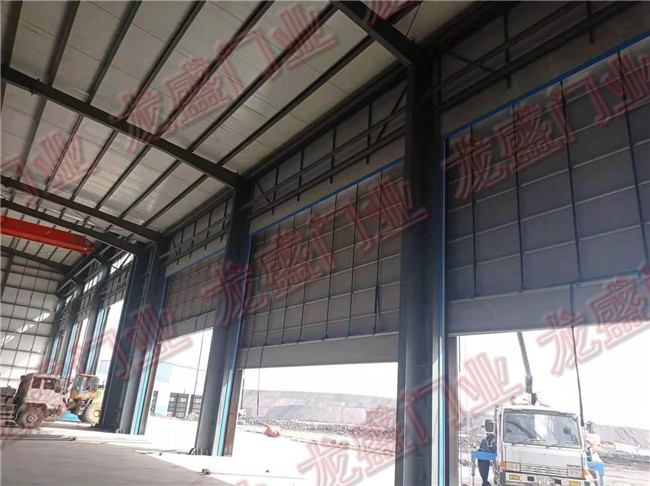 大型抗風堆積門