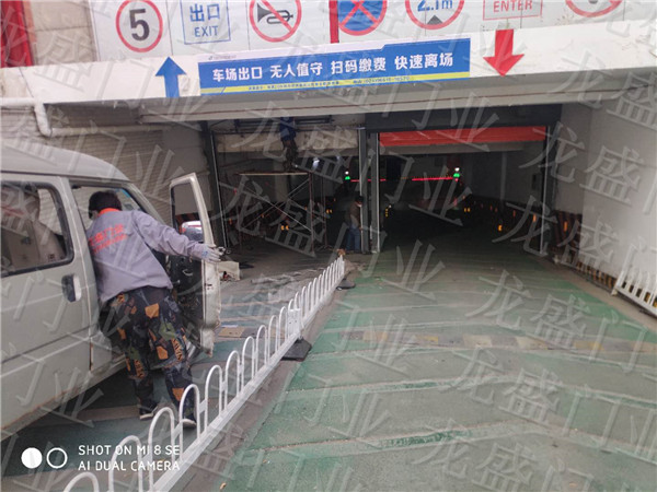 沈陽快速堆積門安裝